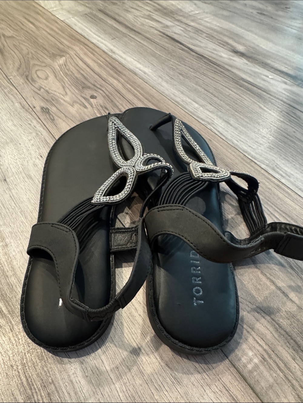 Torrid Black Embellished T-Strap Sandals 9WW sequins - Picture 8 of 8